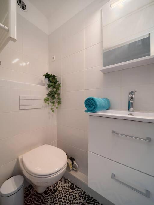 Appartement Tout Equipe Terrasse Parking Privatif Six-Fours-les-Plages Εξωτερικό φωτογραφία